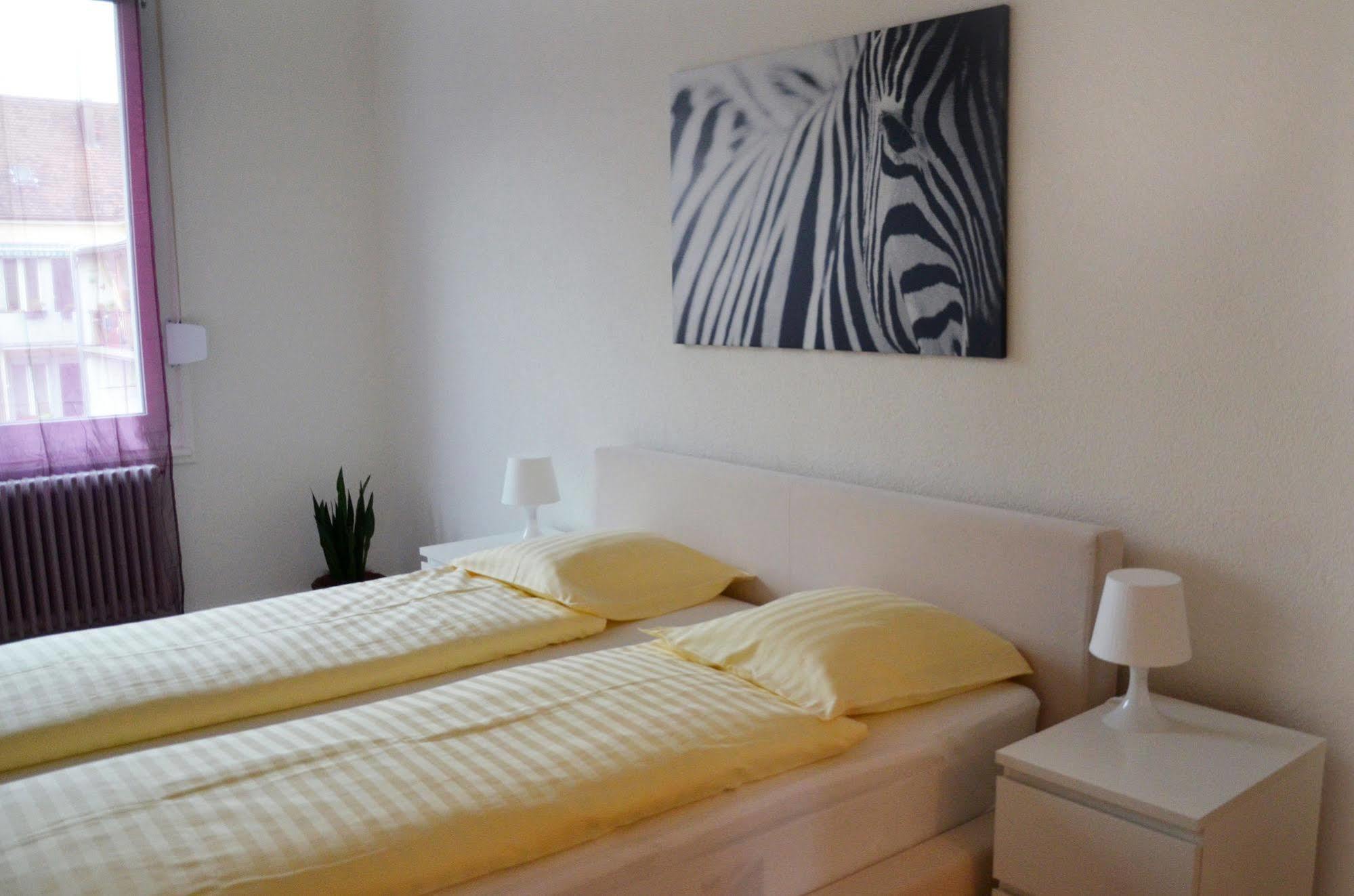 Rent A Home Landskronstrasse - Self Check-In Basel Exterior photo